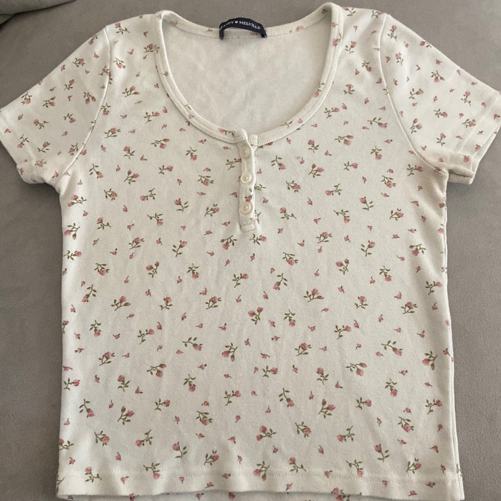 Brandy melville zelly floral top